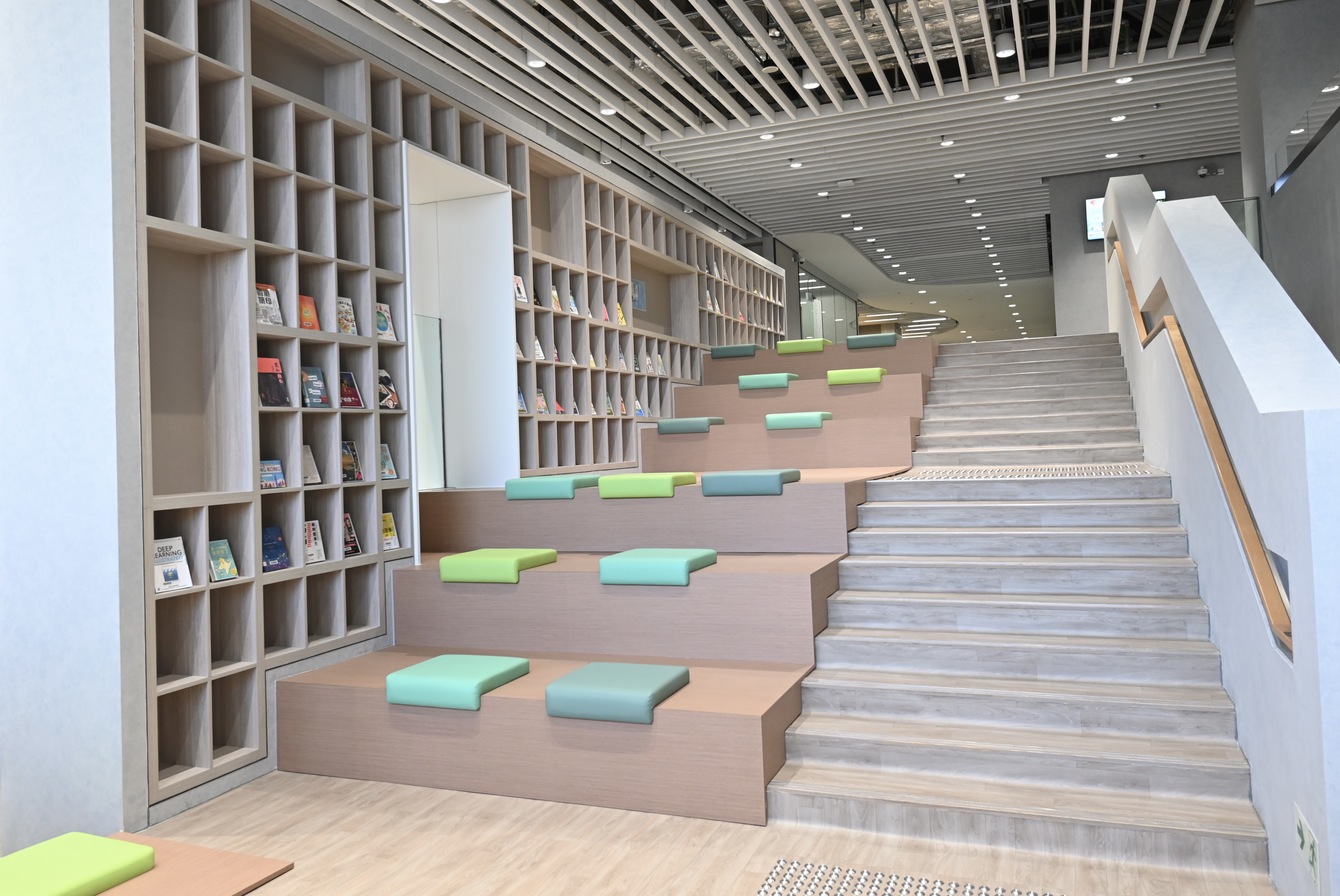深水埗公共圖書館 (分區圖書館) 4