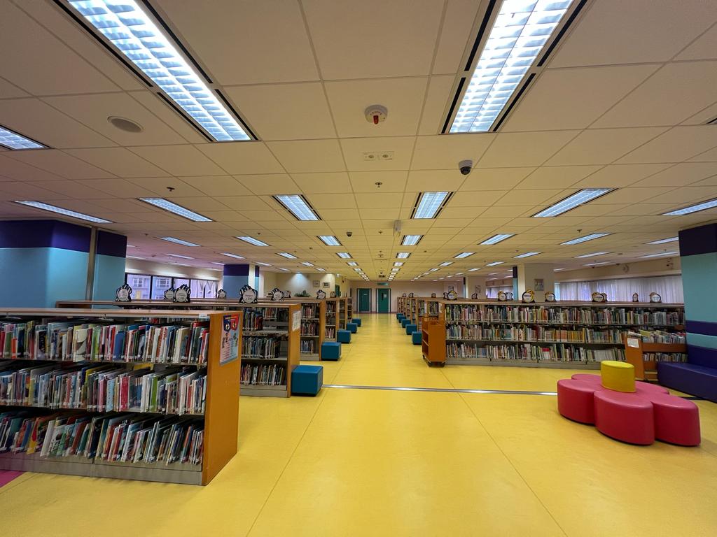 鰂魚涌公共圖書館(分區圖書館)3